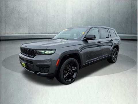 1 image of 2023 Jeep Grand Cherokee L Altitude