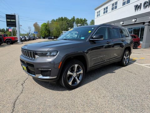 1 image of 2023 Jeep Grand Cherokee L Limited