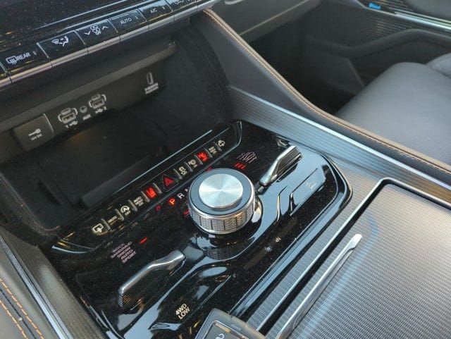 2023 Jeep Grand Wagoneer Series III - Photo 28