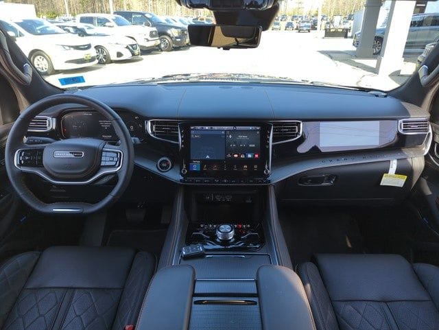 2023 Jeep Grand Wagoneer Series III - Photo 16