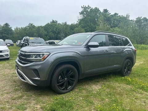 1 image of 2023 Volkswagen Atlas 2.0T SE w/Technology