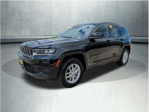 1 image of 2024 Jeep Grand Cherokee Laredo X