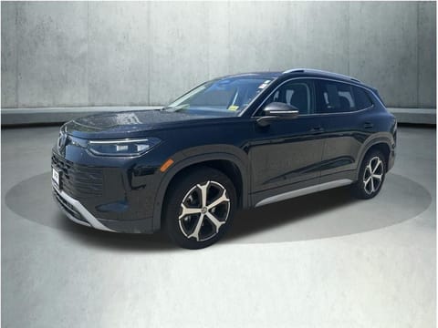 1 image of 2025 Volkswagen Tiguan 2.0T SE