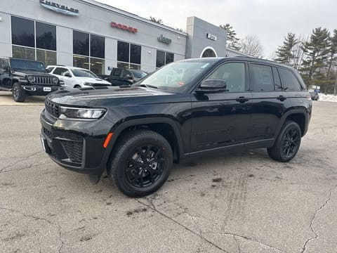 1 image of 2026 Jeep Grand Cherokee Laredo