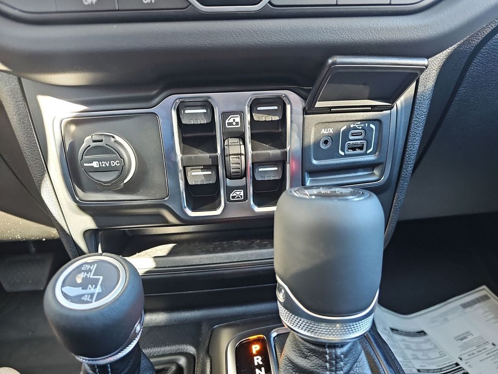 2026 Jeep Wrangler 4-Door Sahara - Photo 36