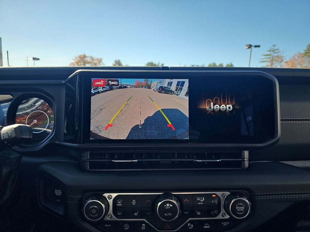 2026 Jeep Wrangler 4-Door Sahara - Photo 24