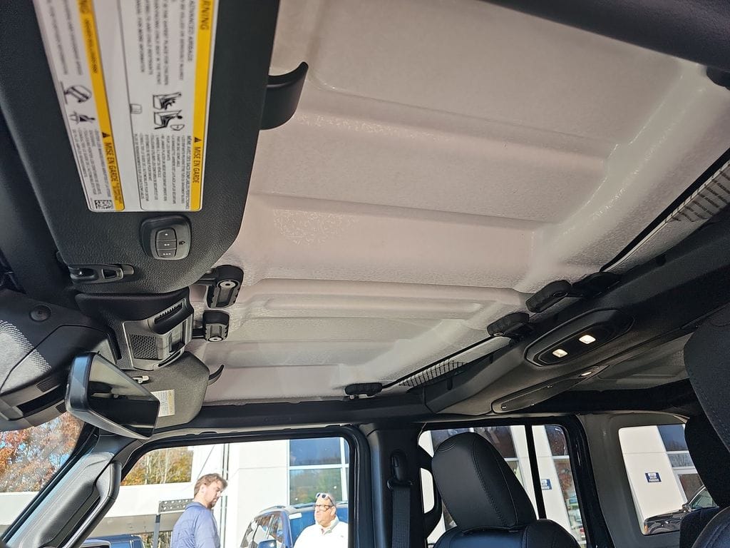 2026 Jeep Wrangler 4-Door Sahara - Photo 25