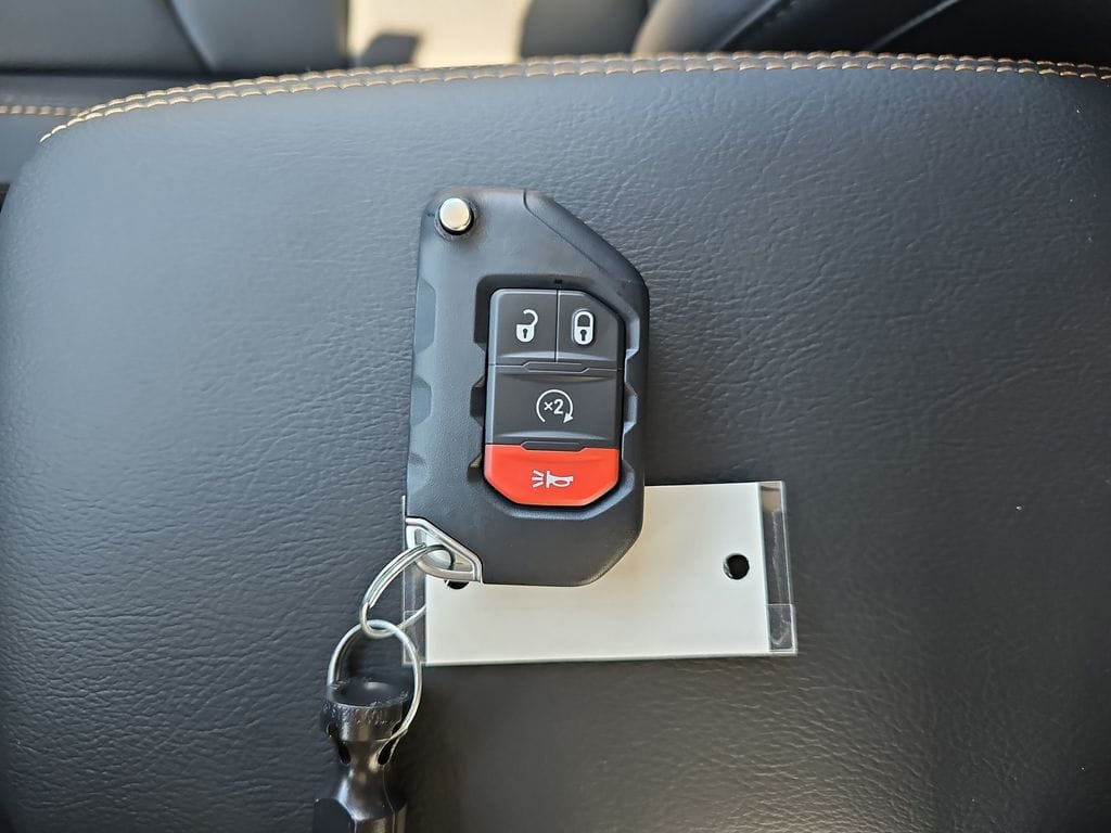 2026 Jeep Wrangler 4-Door Sahara - Photo 33
