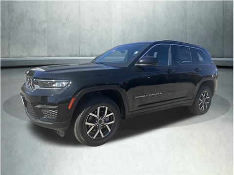 1 image of 2027 Jeep Grand Cherokee Laredo X