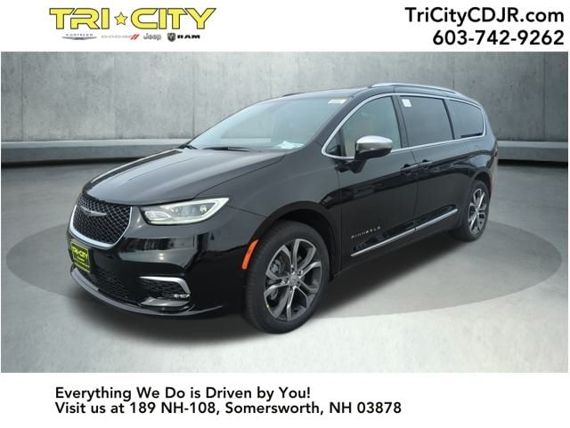 2026 Chrysler Pacifica Pinnacle's photo