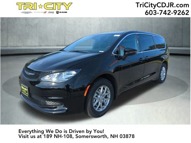 2026 Chrysler Voyager LX's photo