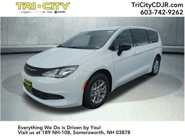 2026 Chrysler Voyager LX's photo