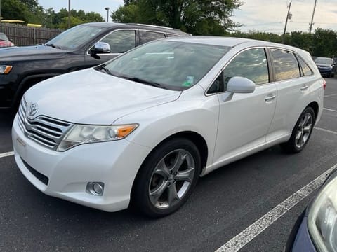 1 image of 2012 Toyota Venza XLE