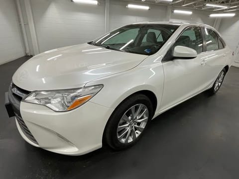 1 image of 2015 Toyota Camry XLE