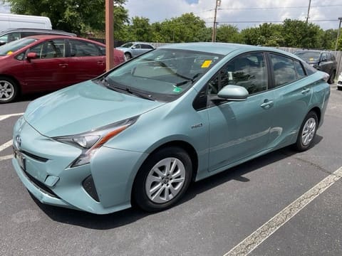 1 image of 2016 Toyota Prius Two