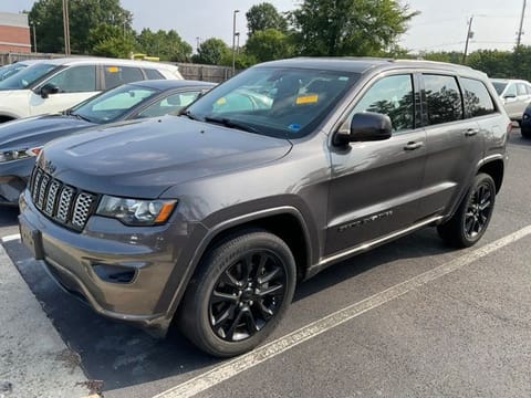 1 image of 2021 Jeep Grand Cherokee Laredo X
