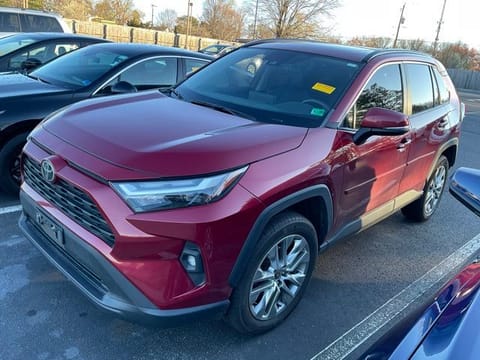 1 image of 2022 Toyota RAV4 XLE Premium