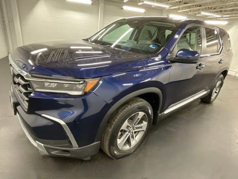 1 image of 2023 Honda Pilot EX-L
