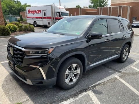 1 image of 2023 Honda Pilot EX-L