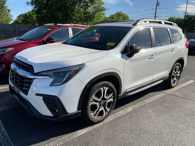2024 Subaru Ascent Limited 7 Passenger's photo