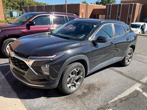 1 image of 2025 Chevrolet Trax LT