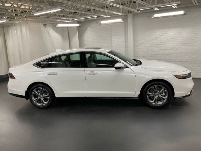 2025 Honda Accord Hybrid EX-L - Photo 6