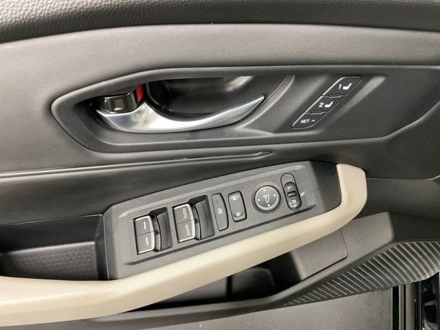 2025 Honda Accord Hybrid EX-L - Photo 31