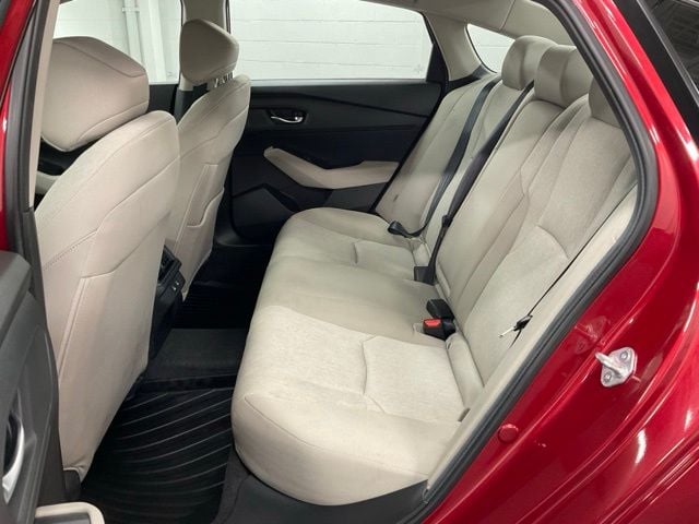 2025 Honda Accord SE - Photo 11