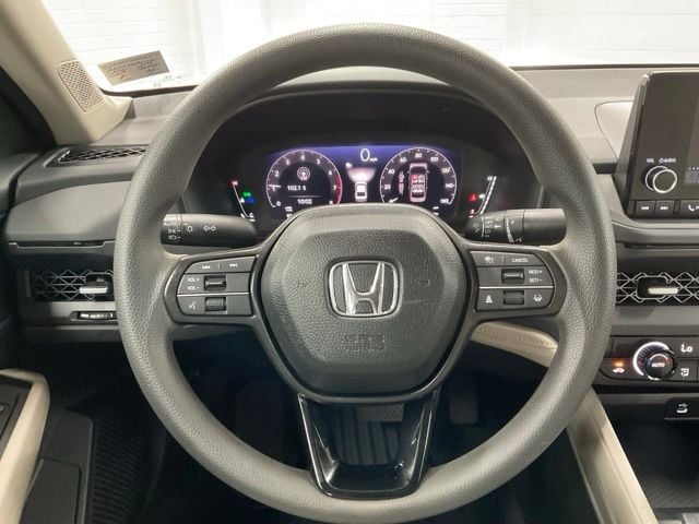 2025 Honda Accord SE - Photo 17