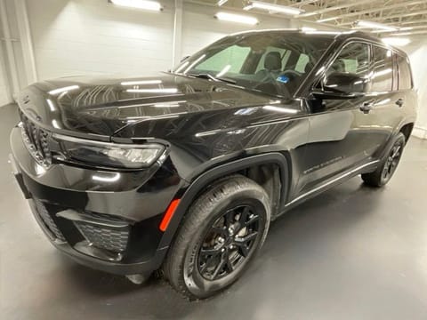 1 image of 2025 Jeep Grand Cherokee Altitude