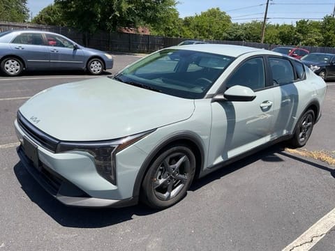 1 image of 2025 Kia K4 LXS