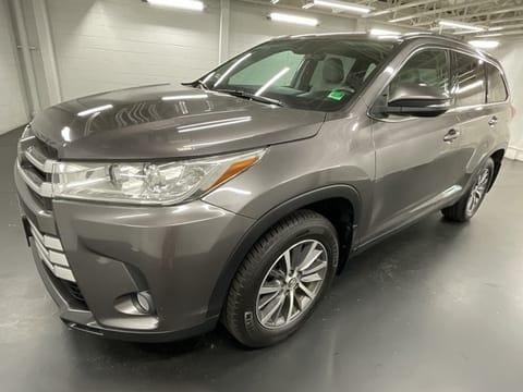 1 image of 2019 Toyota Highlander XLE