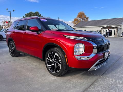 1 image of 2022 Mitsubishi Outlander SE