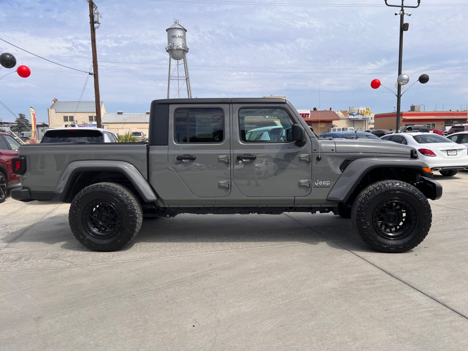 Used 2023 Jeep Gladiator Overland with VIN 1C6HJTFG1PL523906 for sale in Orland, CA