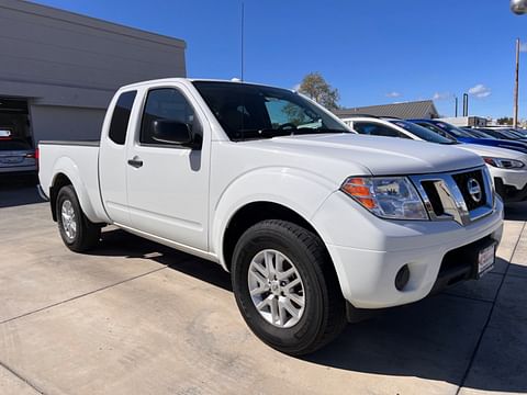 1 image of 2016 Nissan Frontier SV