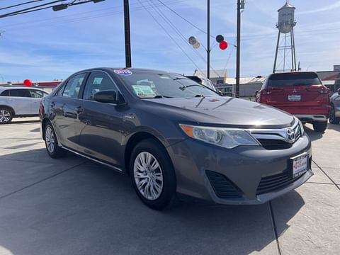 1 image of 2013 Toyota Camry Hybrid LE