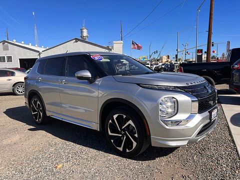 1 image of 2022 Mitsubishi Outlander SE