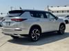 6 thumbnail image of  2023 Mitsubishi Outlander SE