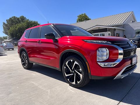 1 image of 2024 Mitsubishi Outlander SE Black Edition w/Pano Roof