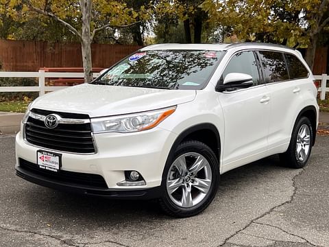 1 image of 2016 Toyota Highlander Limited