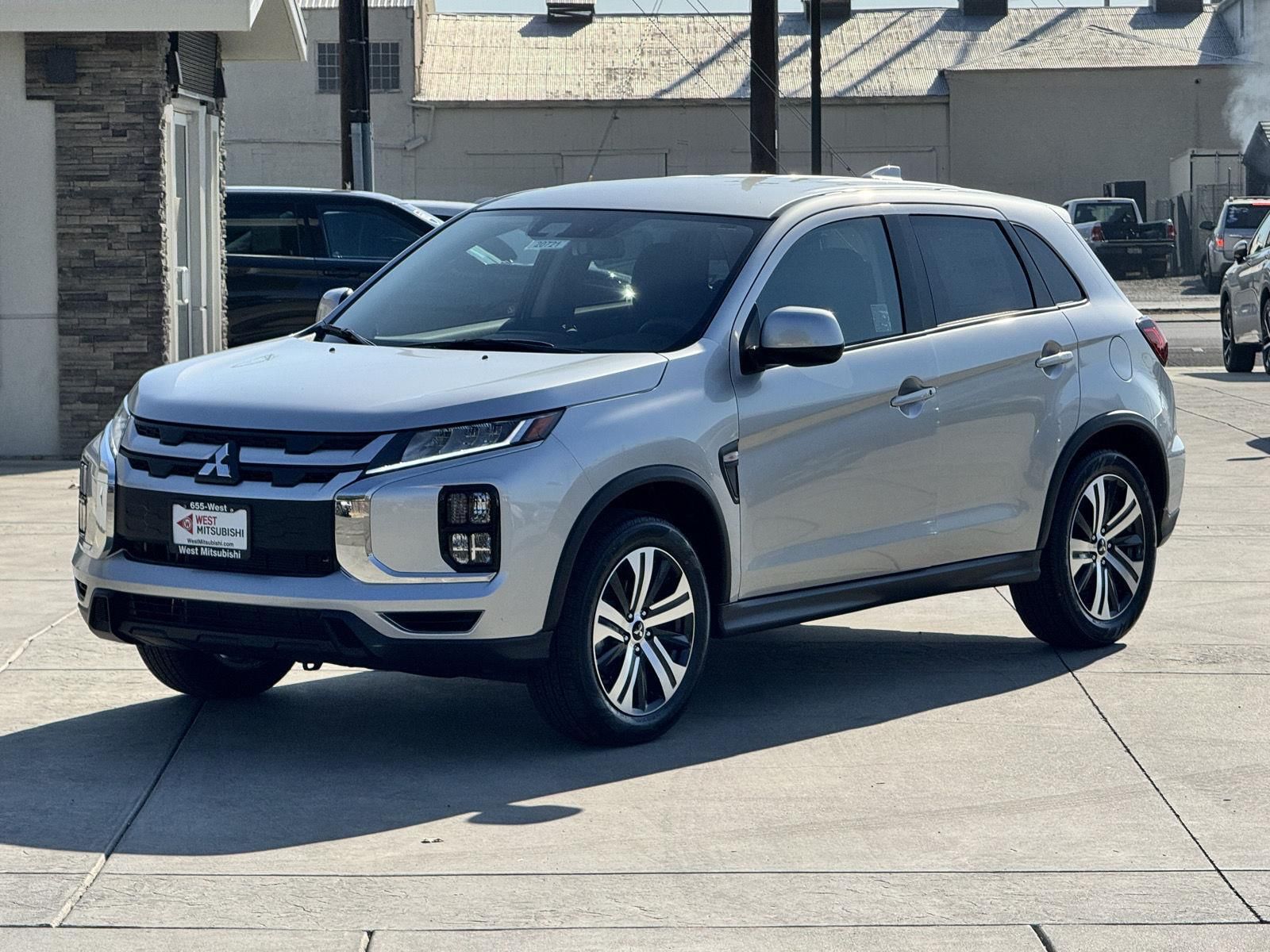 2025 Mitsubishi Outlander Sport ES's photo