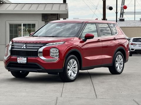 1 image of 2025 Mitsubishi Outlander ES