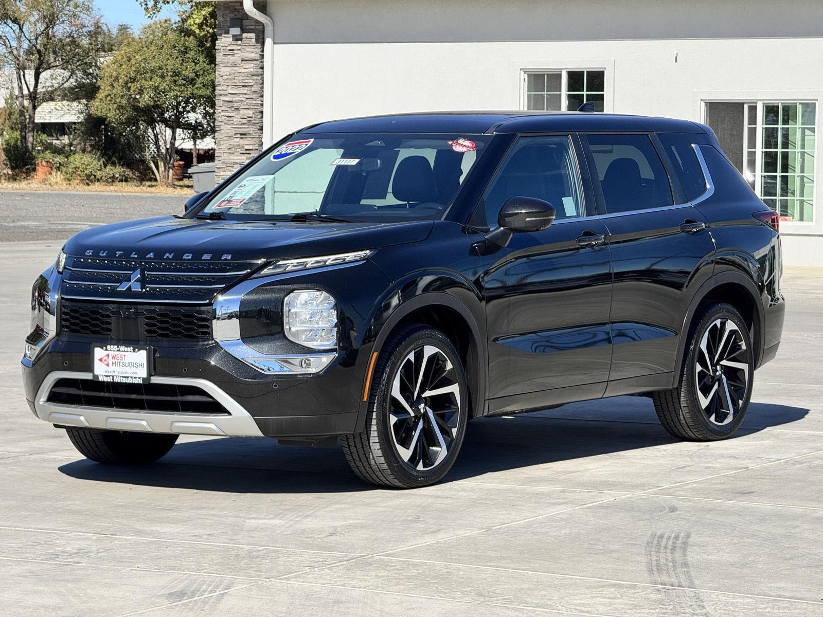 2022 Mitsubishi Outlander SE's photo