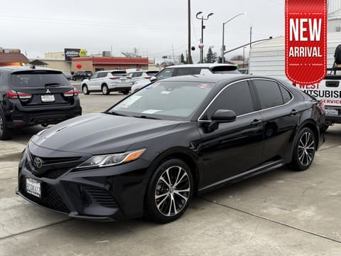 1 image of 2019 Toyota Camry SE