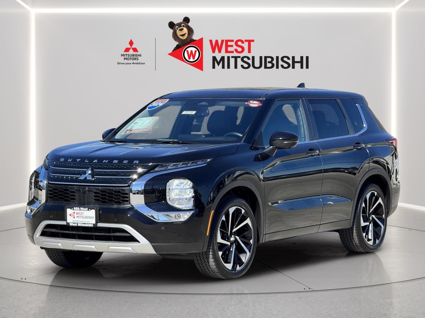 2024 Mitsubishi Outlander SE's photo