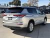 6 thumbnail image of  2022 Mitsubishi Outlander ES