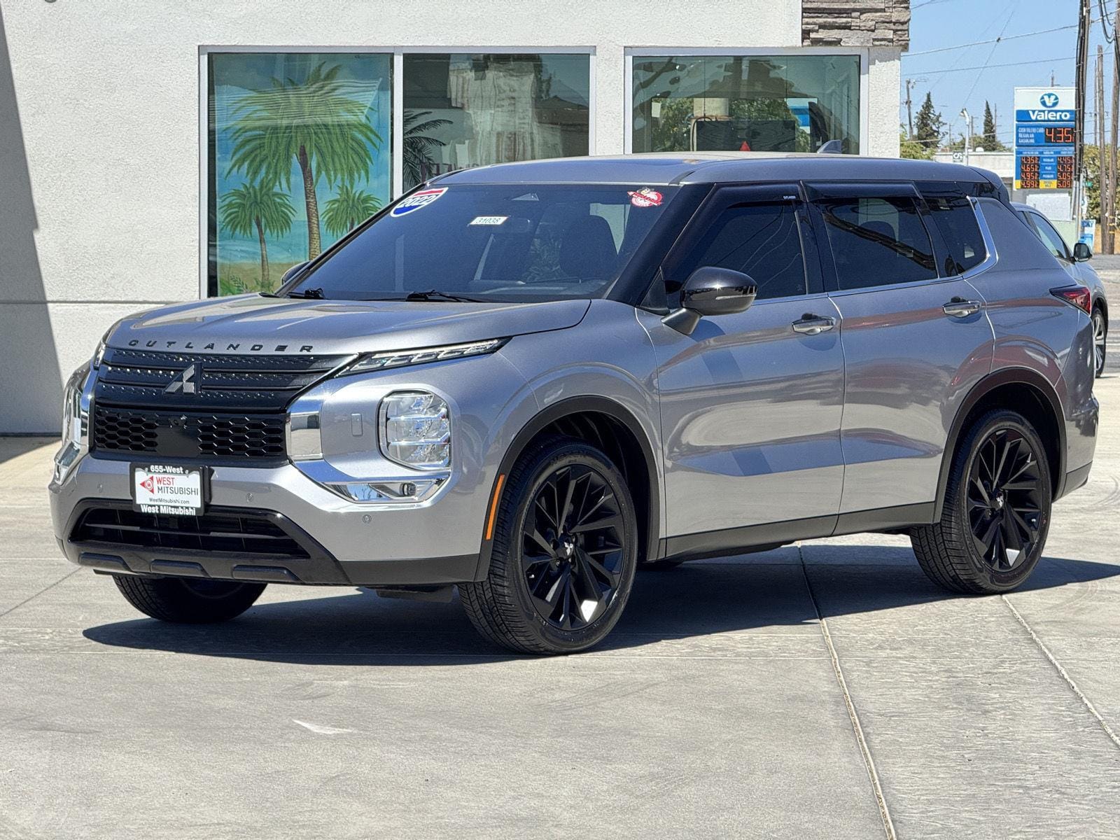 2022 Mitsubishi Outlander Black Edition's photo