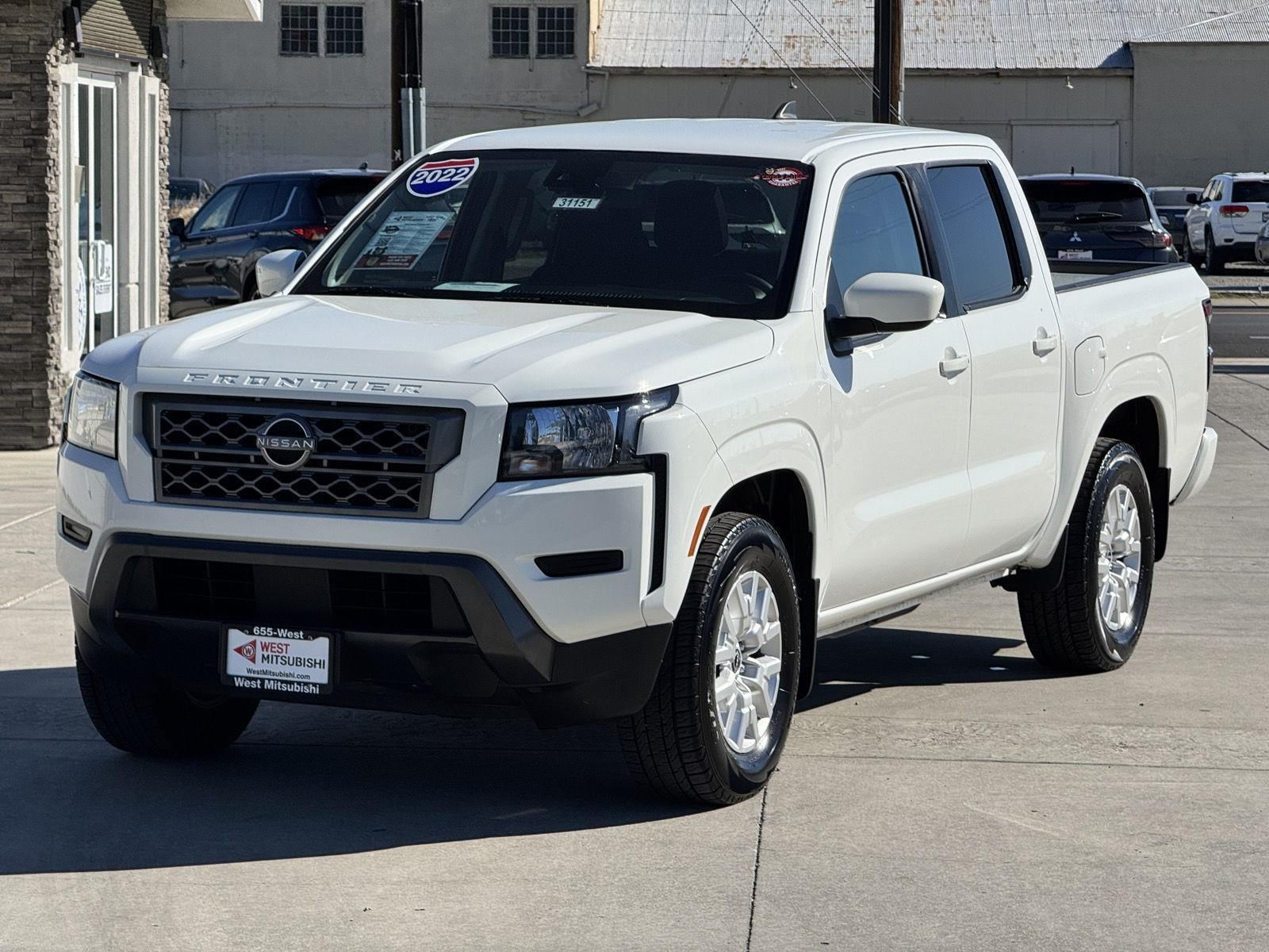2022 Nissan Frontier SV's photo