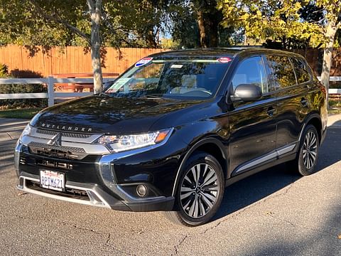 1 image of 2020 Mitsubishi Outlander ES