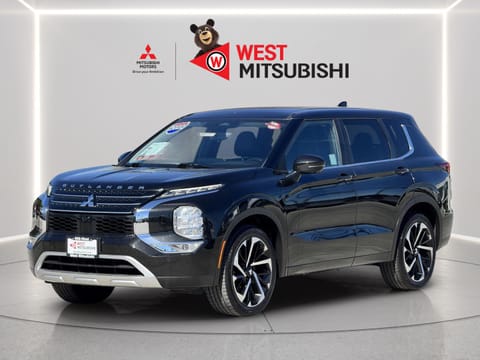 1 image of 2022 Mitsubishi Outlander SE